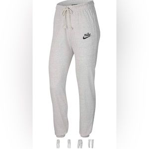 *NEW/NEVER WORN* Nike Women's Sportswear Gym Vintage Joggers